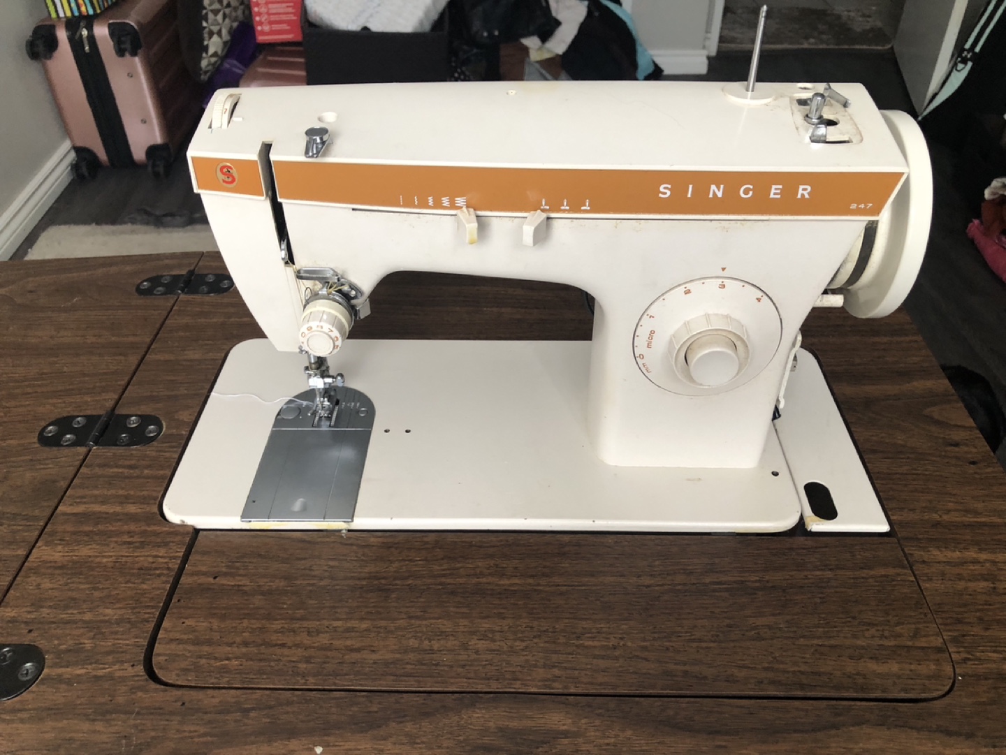 Singer Sewing Machine with Cabinet