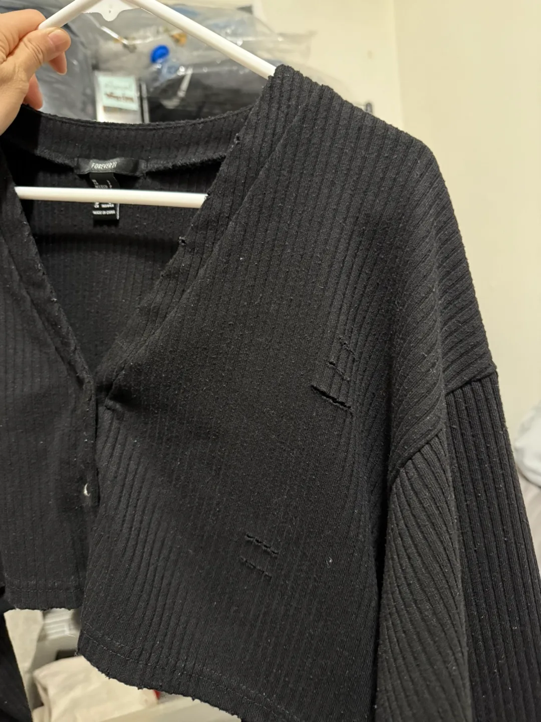 Forever21 Black Cropped Cardigan image indicator(3)