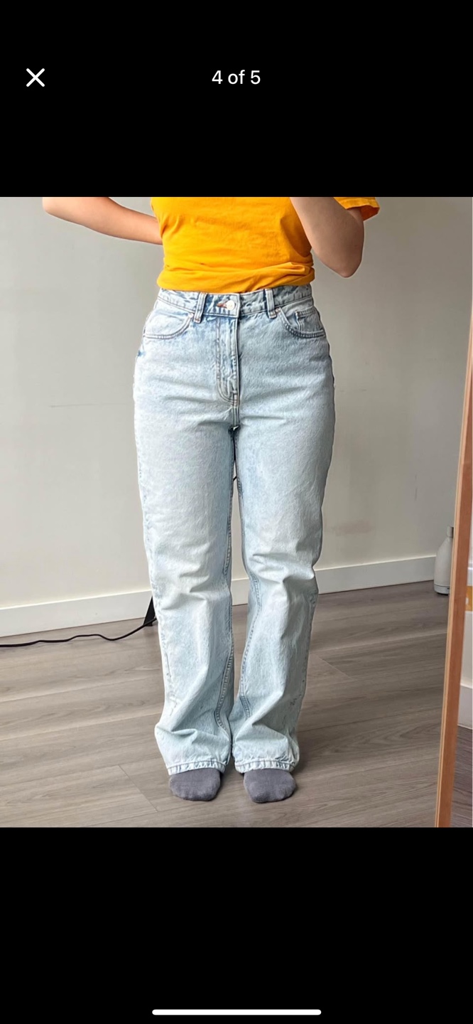 Zara Light Wash Straight Leg Jeans - Size 6 - photo 4