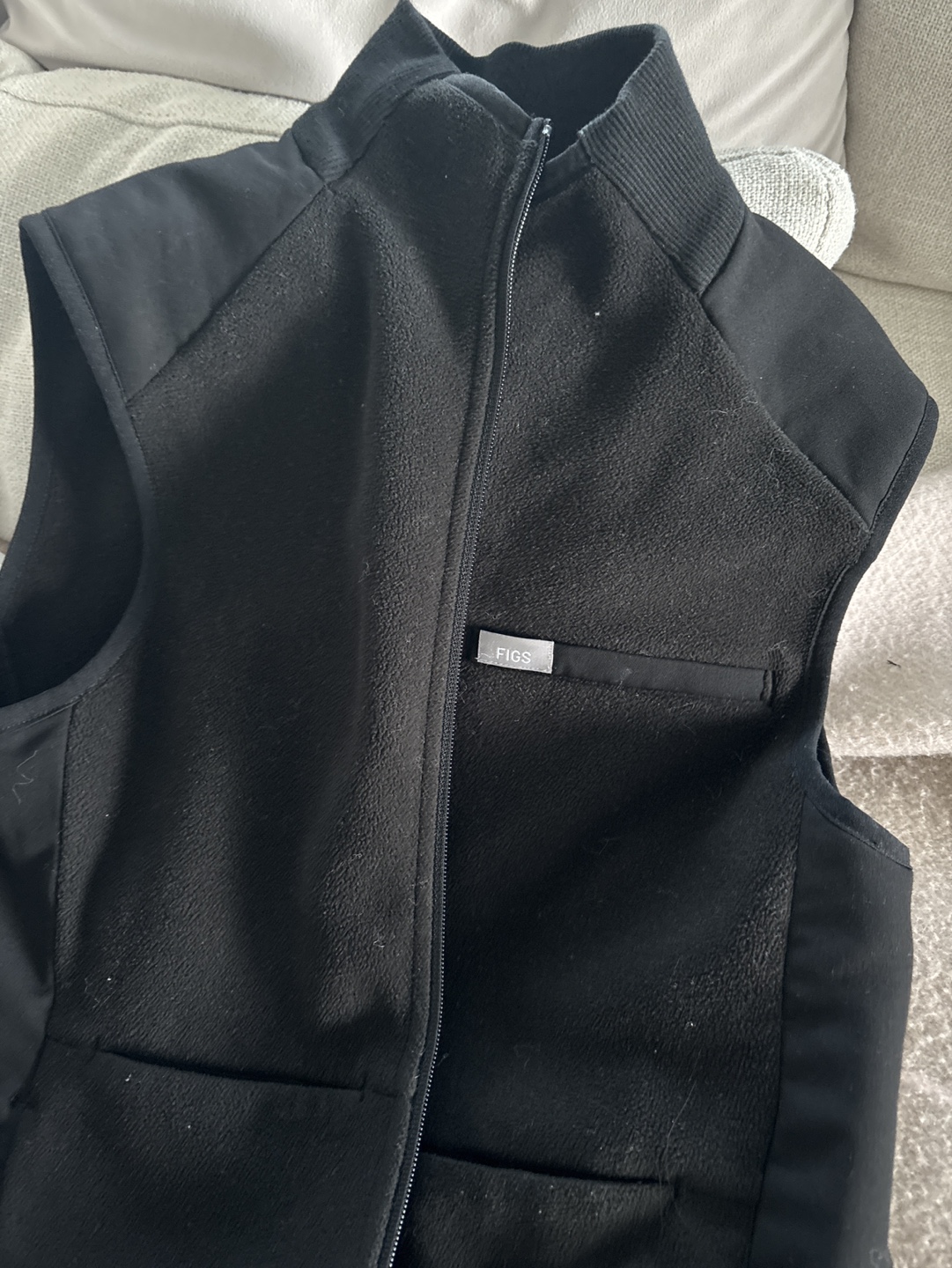 FIGS black fleece vest - photo 2