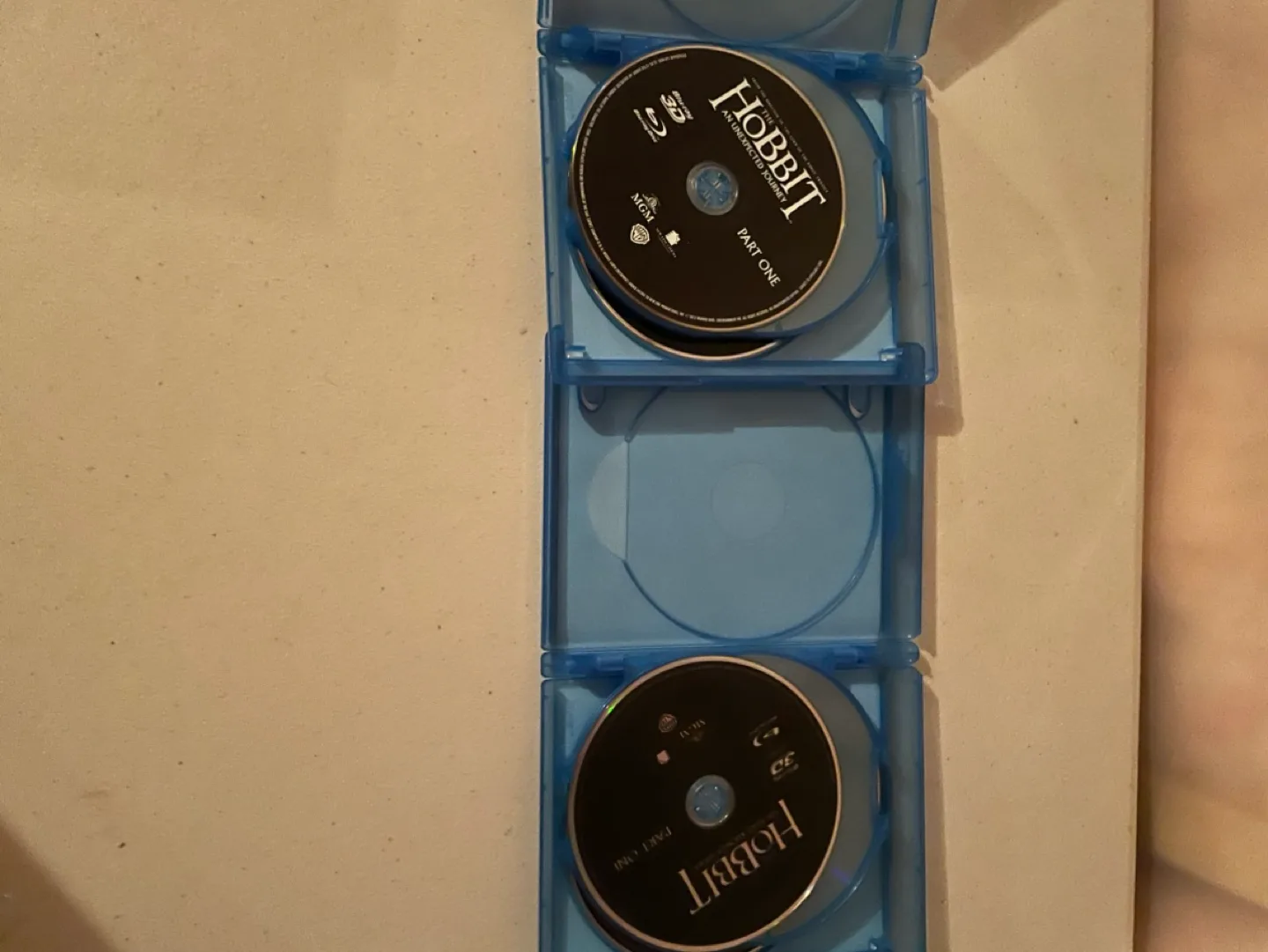 The Hobbit Trilogy Blu-Ray 3D image indicator(2)