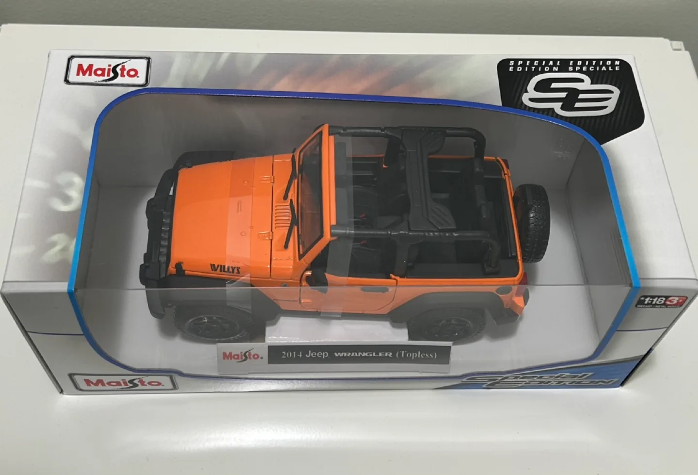 1:18 Die Cast Model 2014 Jeep Wrangler image indicator(4)