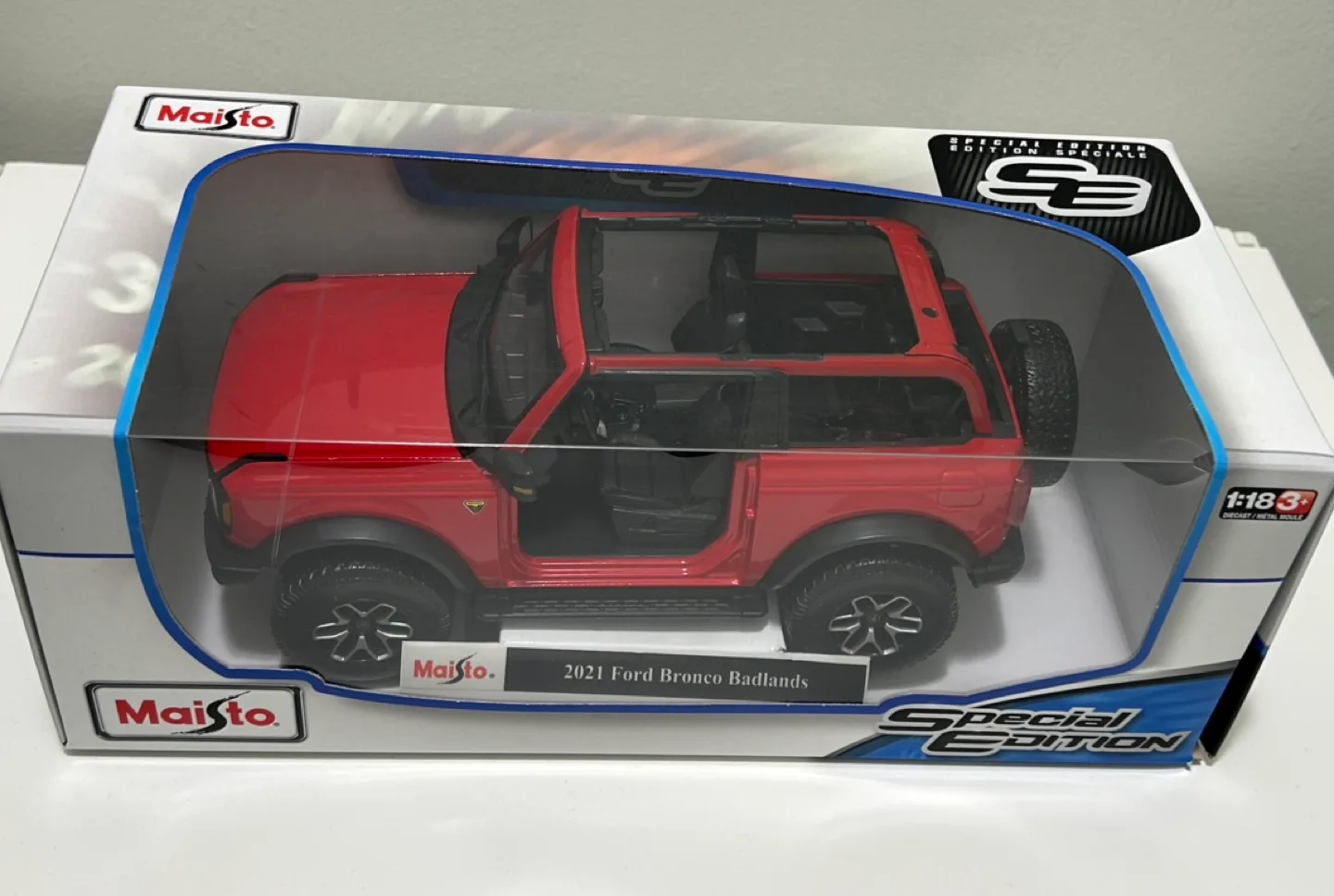 Maisto 1:18 Die Cast Model 2021 Ford Bronco Badlands image indicator(3)