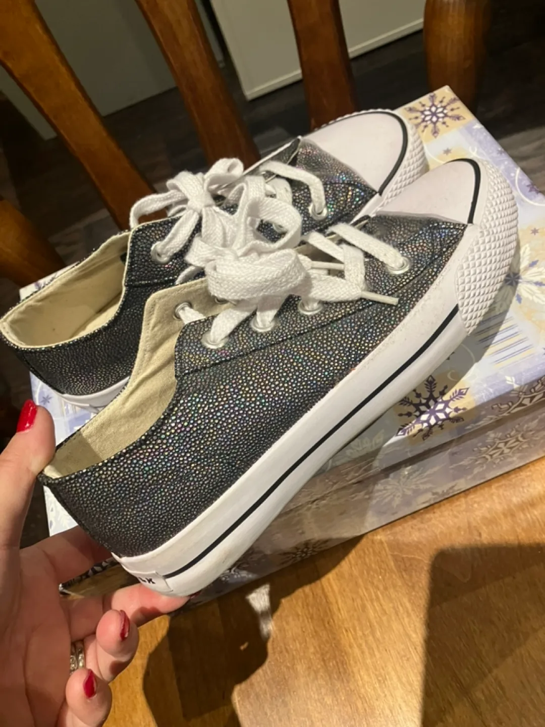 Airwalk Glitter Low-Top Sneakers - Size 7½ image indicator(2)