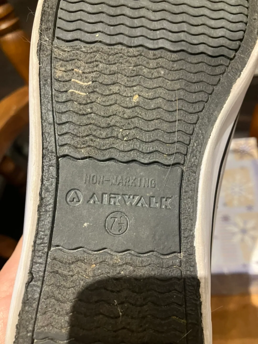 Airwalk Glitter Low-Top Sneakers - Size 7½ image indicator(4)