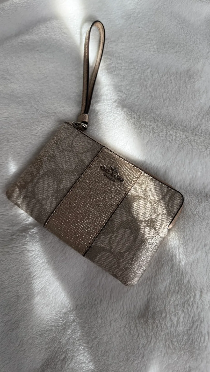 Coach wristlet thumbnail