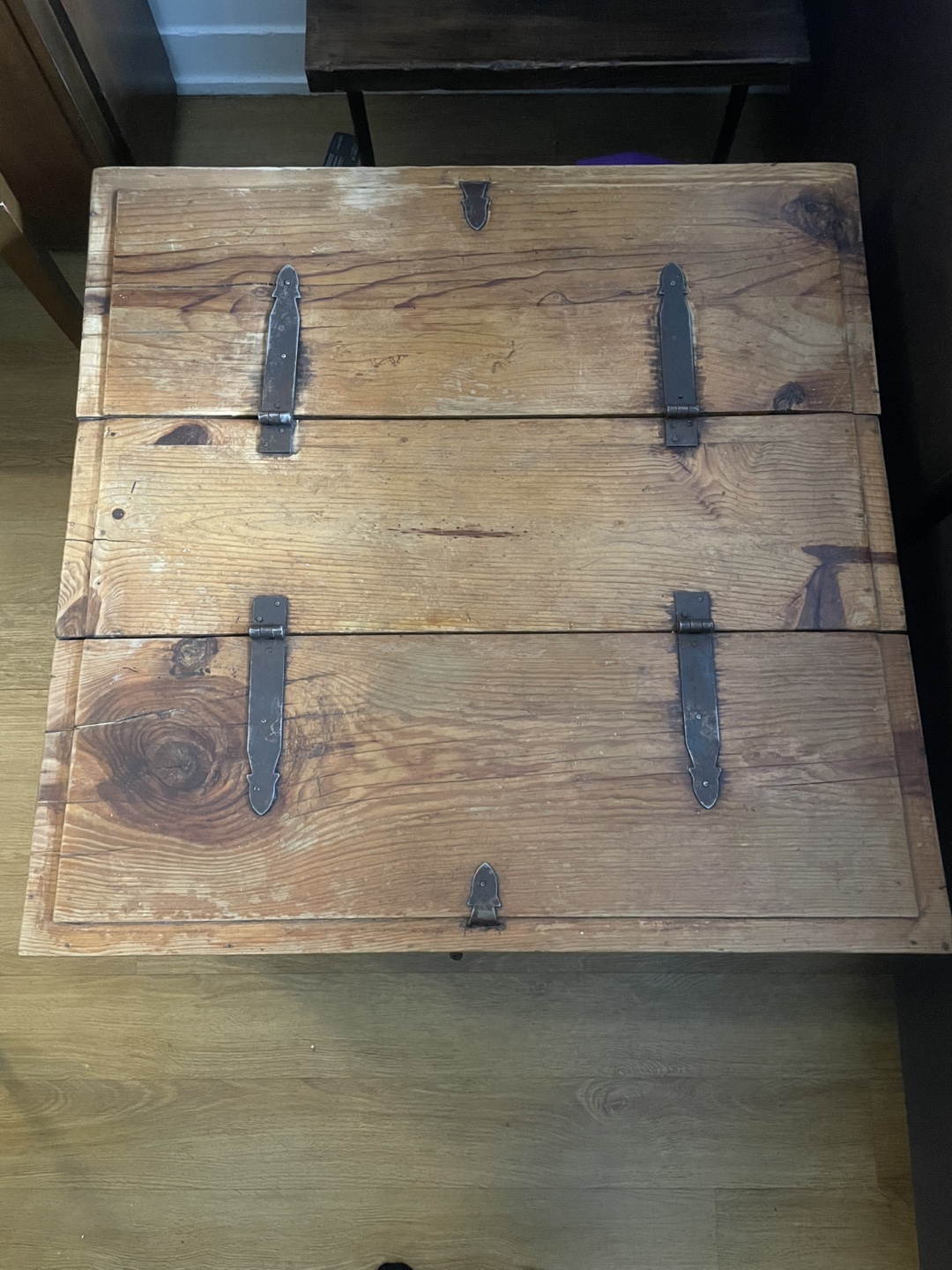 Vintage Wooden Trunk Coffee Table - photo 3