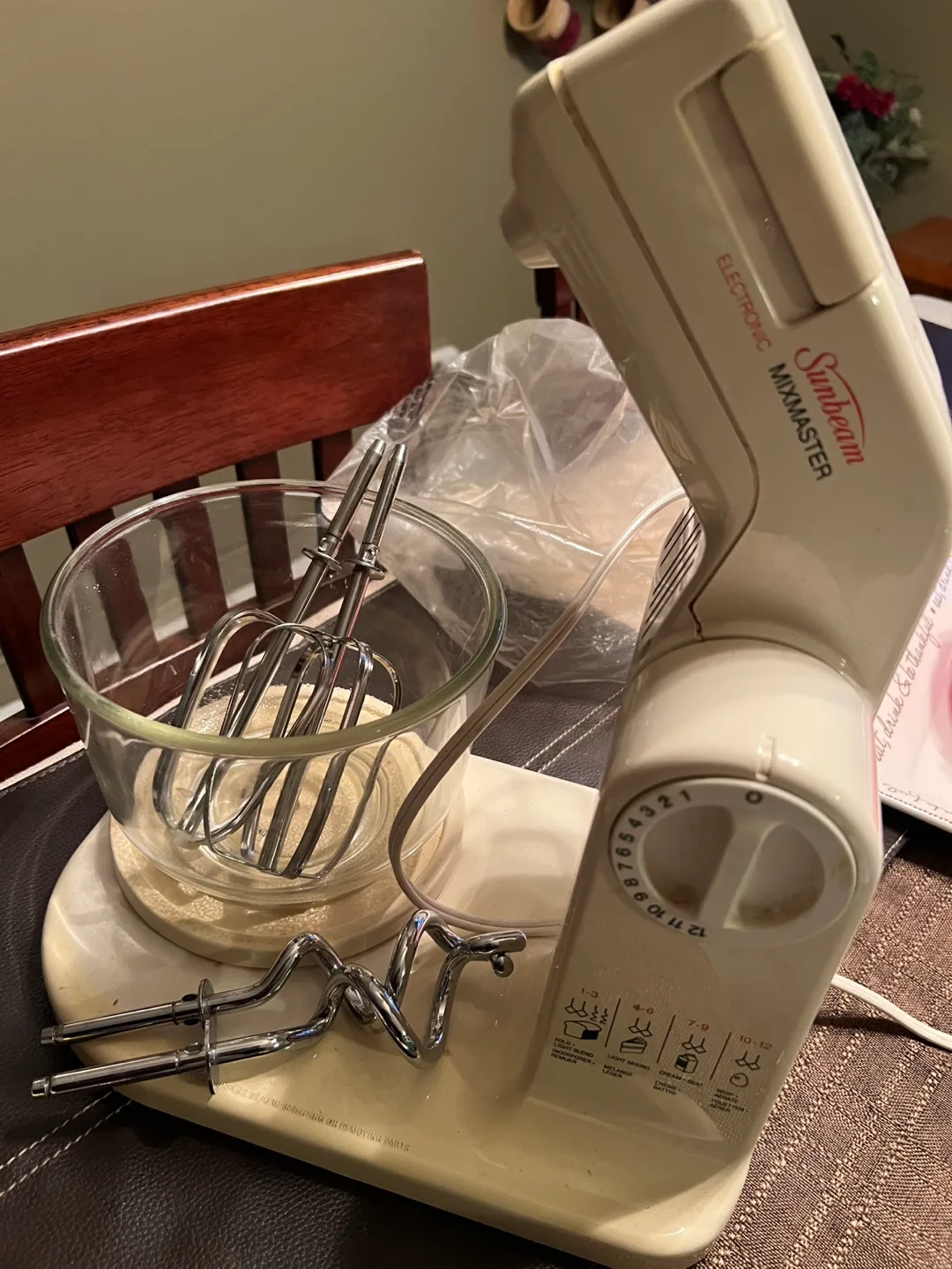 Sunbeam Mixmaster Electronic Stand Mixer with Attachments image indicator(4)