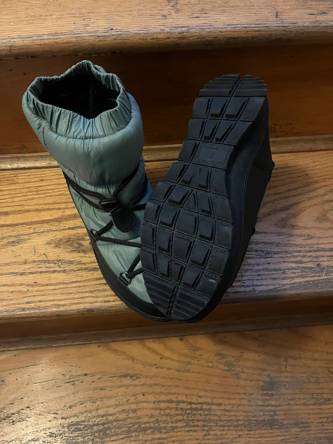 Women's Insulated Winter Boots - Size 7 image indicator(2)