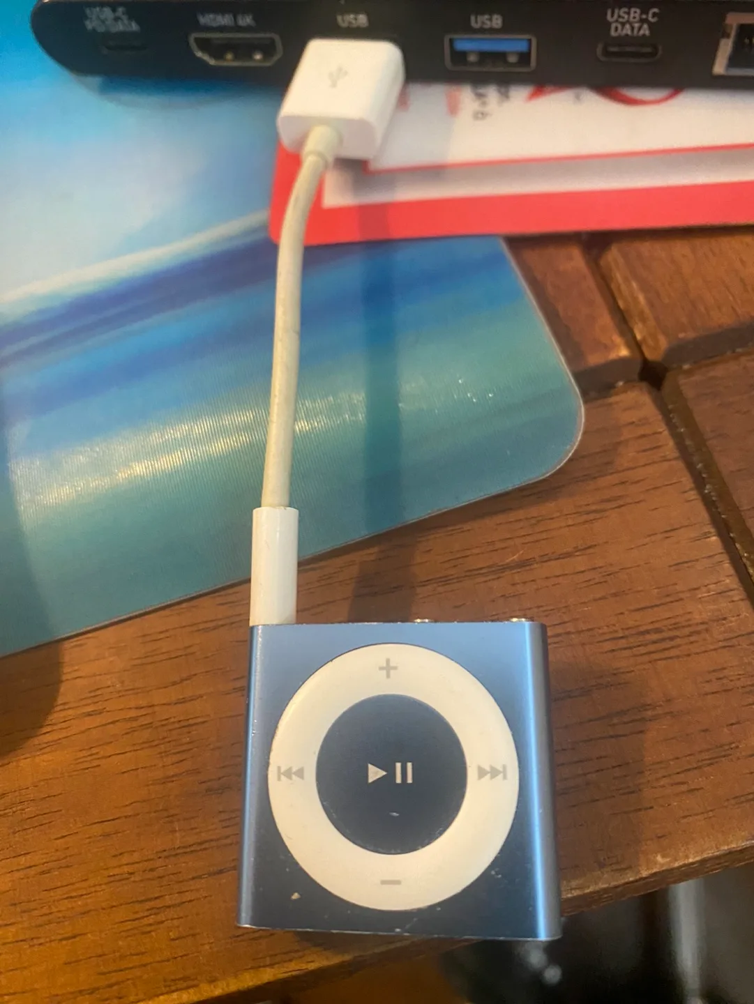 Apple iPod Shuffle 4th Generation - 2GB thumbnail