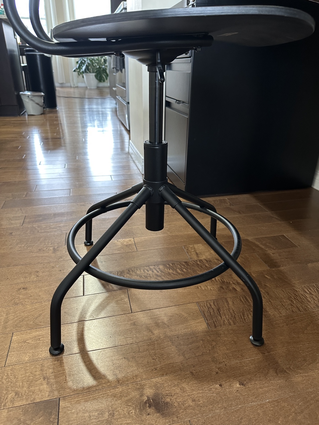🔥 Black Adjustable Chair – Like New! 🔥 - photo 2