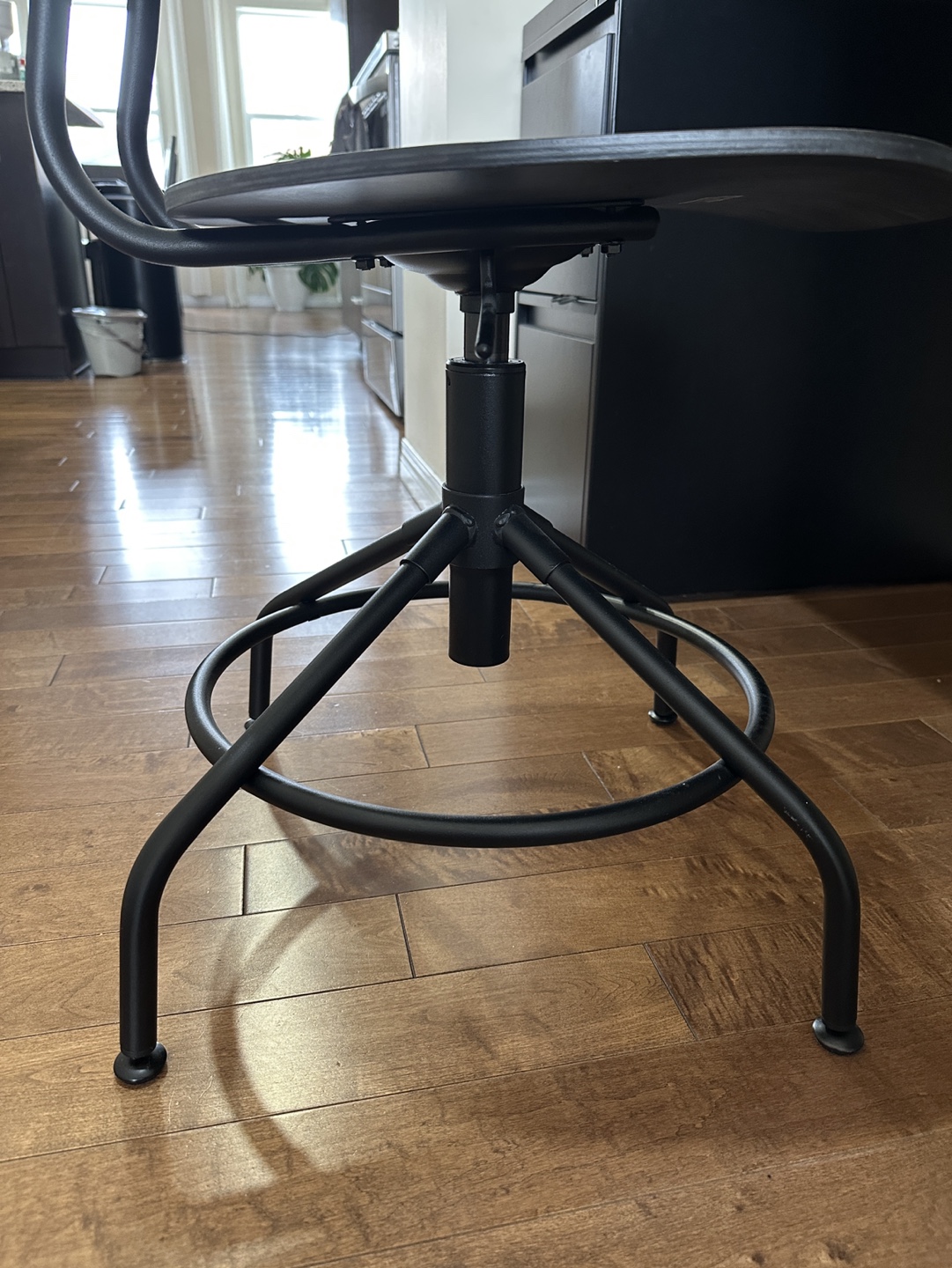 🔥 Black Adjustable Chair – Like New! 🔥 - photo 3