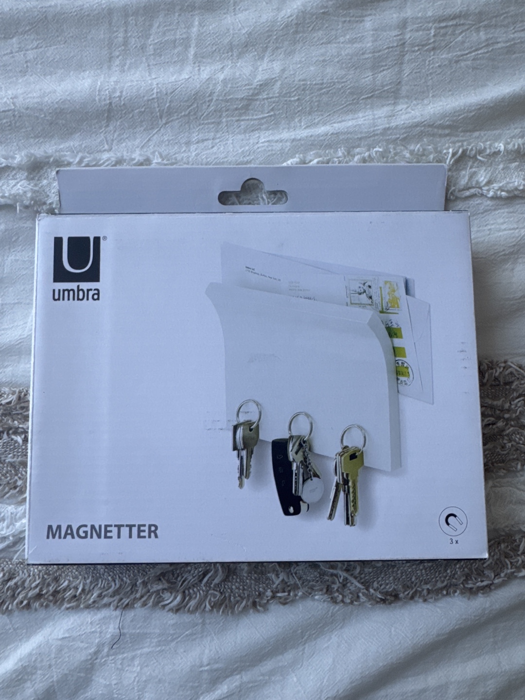 Umbra Magnetter: Magnetic Key and Letter Holder