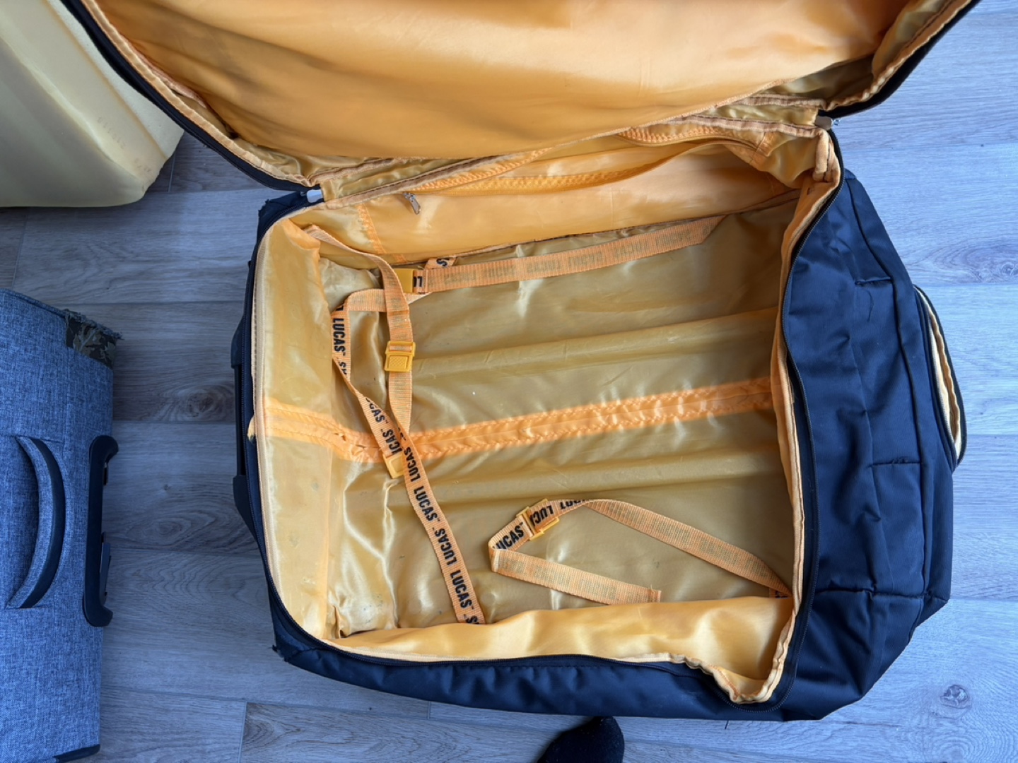 Rolling suitcases, handles damaged - photo 5