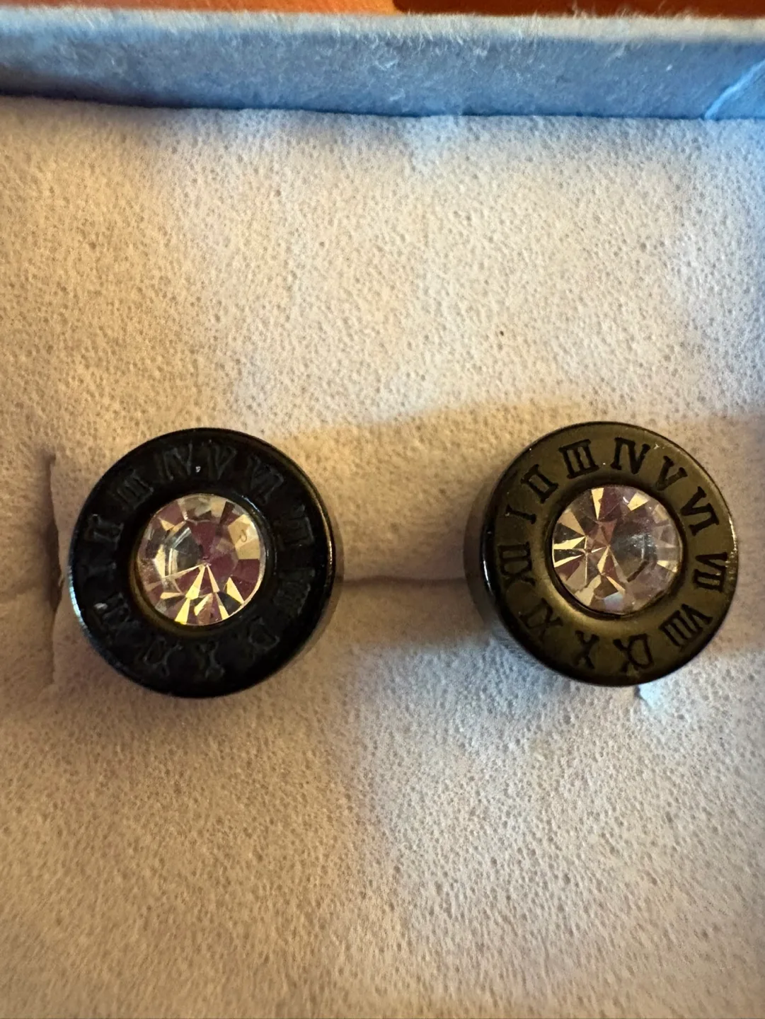 New TBK&Co. Black Bracelet and earrings set image indicator(9)