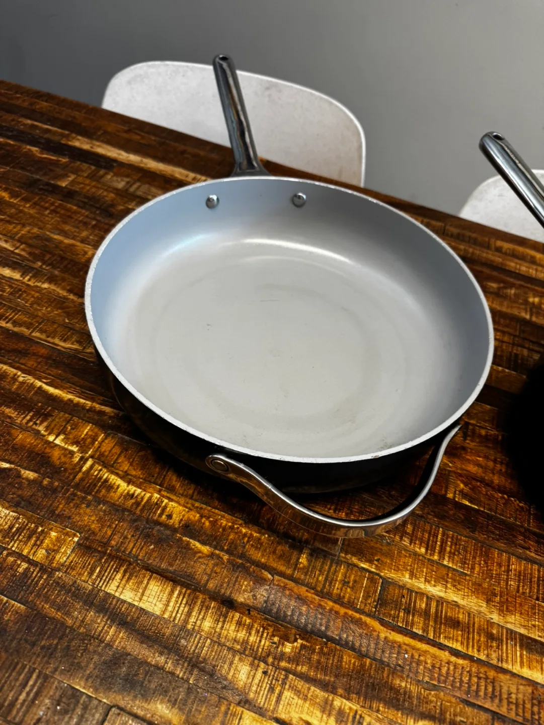 Caraway Cookware Set - 3-Piece Set with Lid Holder image indicator(6)