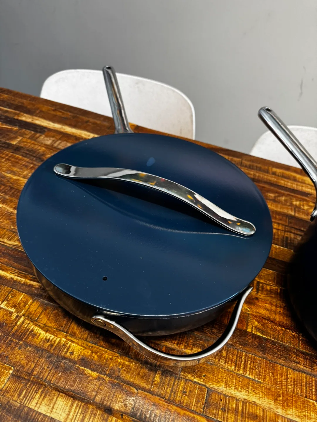 Caraway Cookware Set - 3-Piece Set with Lid Holder image indicator(7)