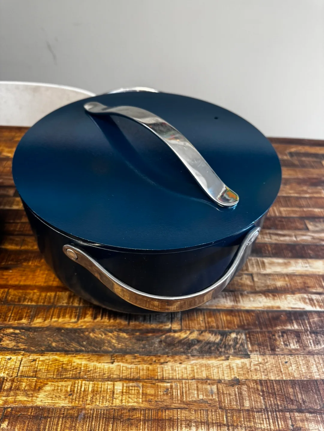 Caraway Cookware Set - 3-Piece Set with Lid Holder image indicator(8)