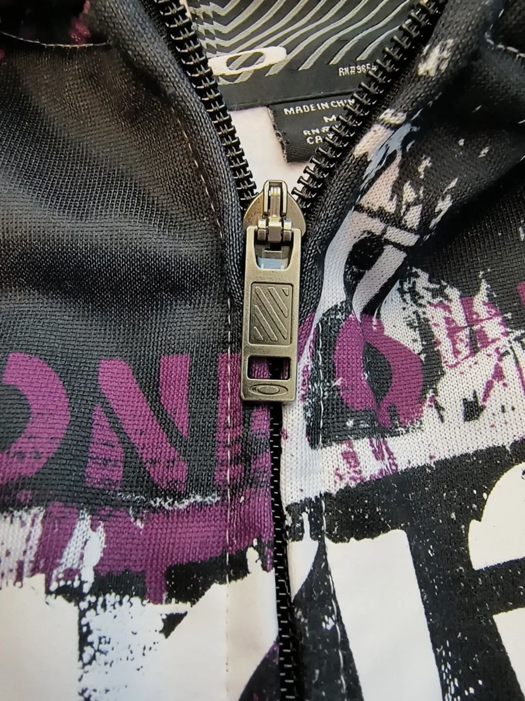 Oakley Men's Size Large Black and Purple Zip-Up Hoodie image indicator(2)