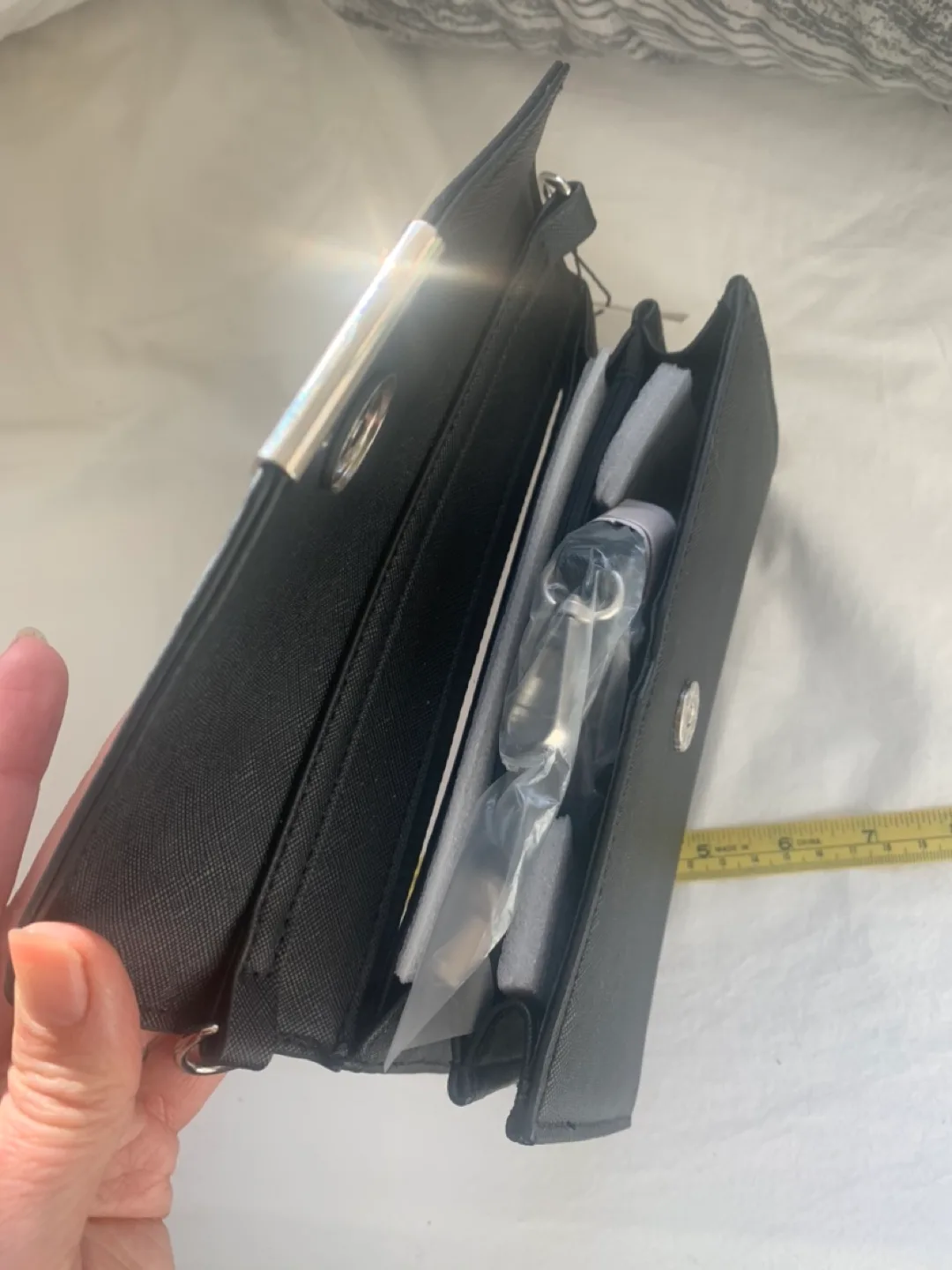 Black Crossbody Bag with touchscreen, clear Phone Pouch image indicator(3)