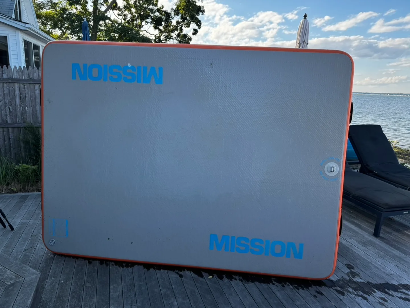 Mission inflatable floating mat, with pump and carry bag image indicator(4)