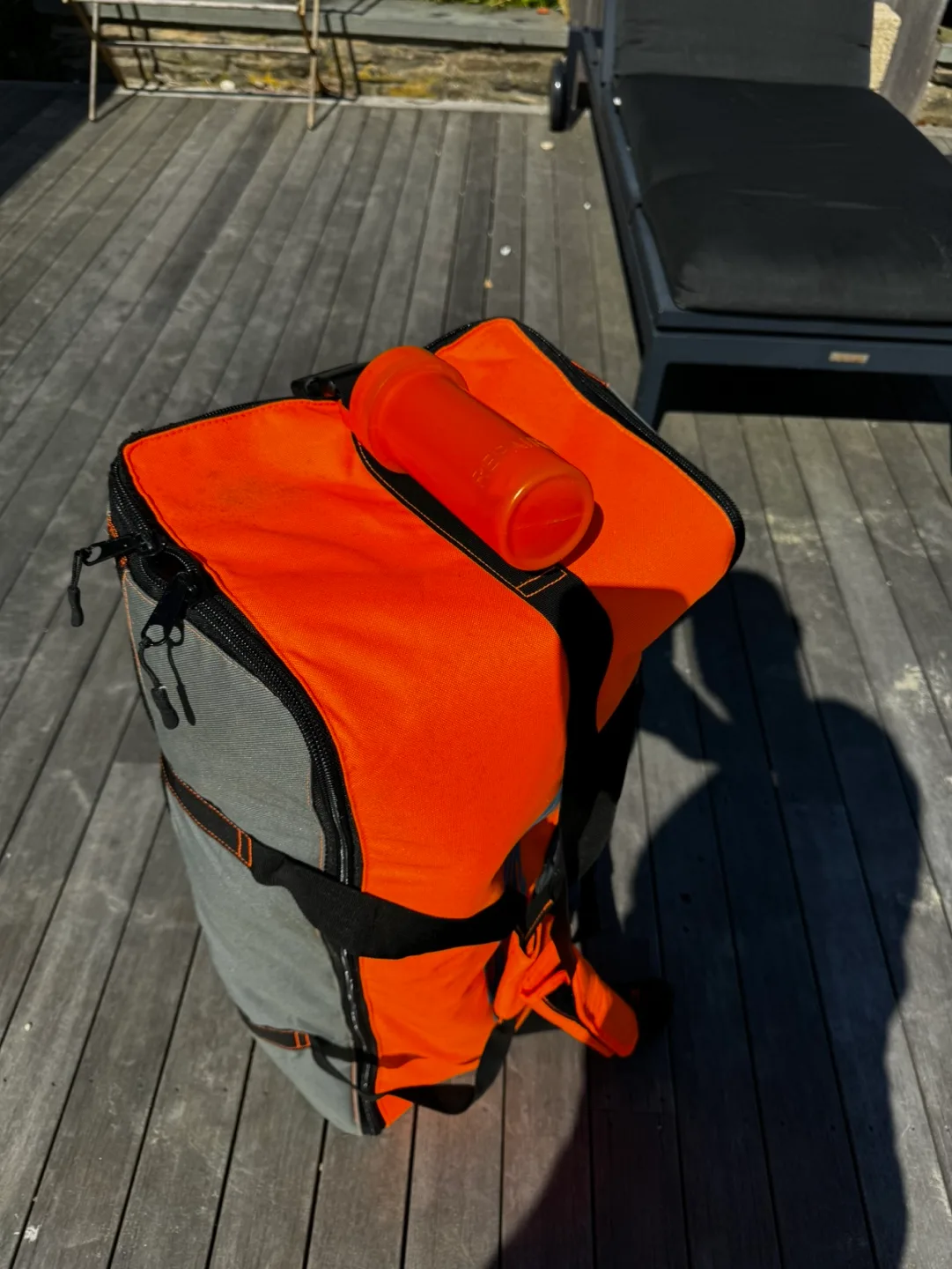 Mission inflatable floating mat, with pump and carry bag image indicator(2)