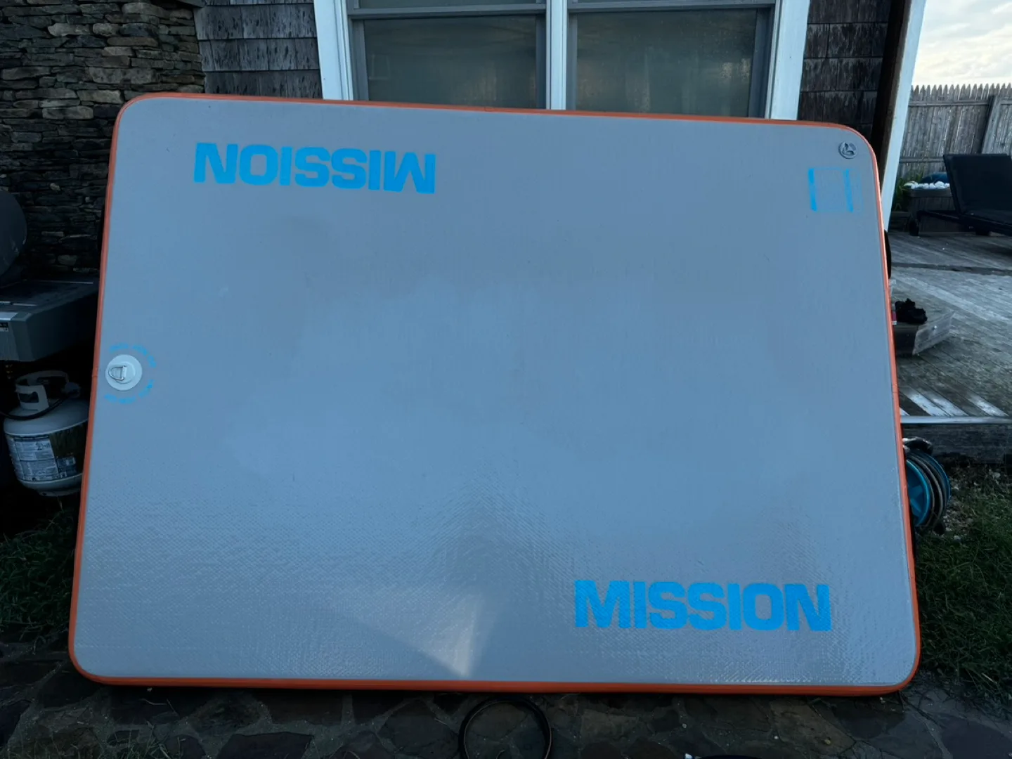 Mission inflatable floating mat, with pump and carry bag image indicator(9)