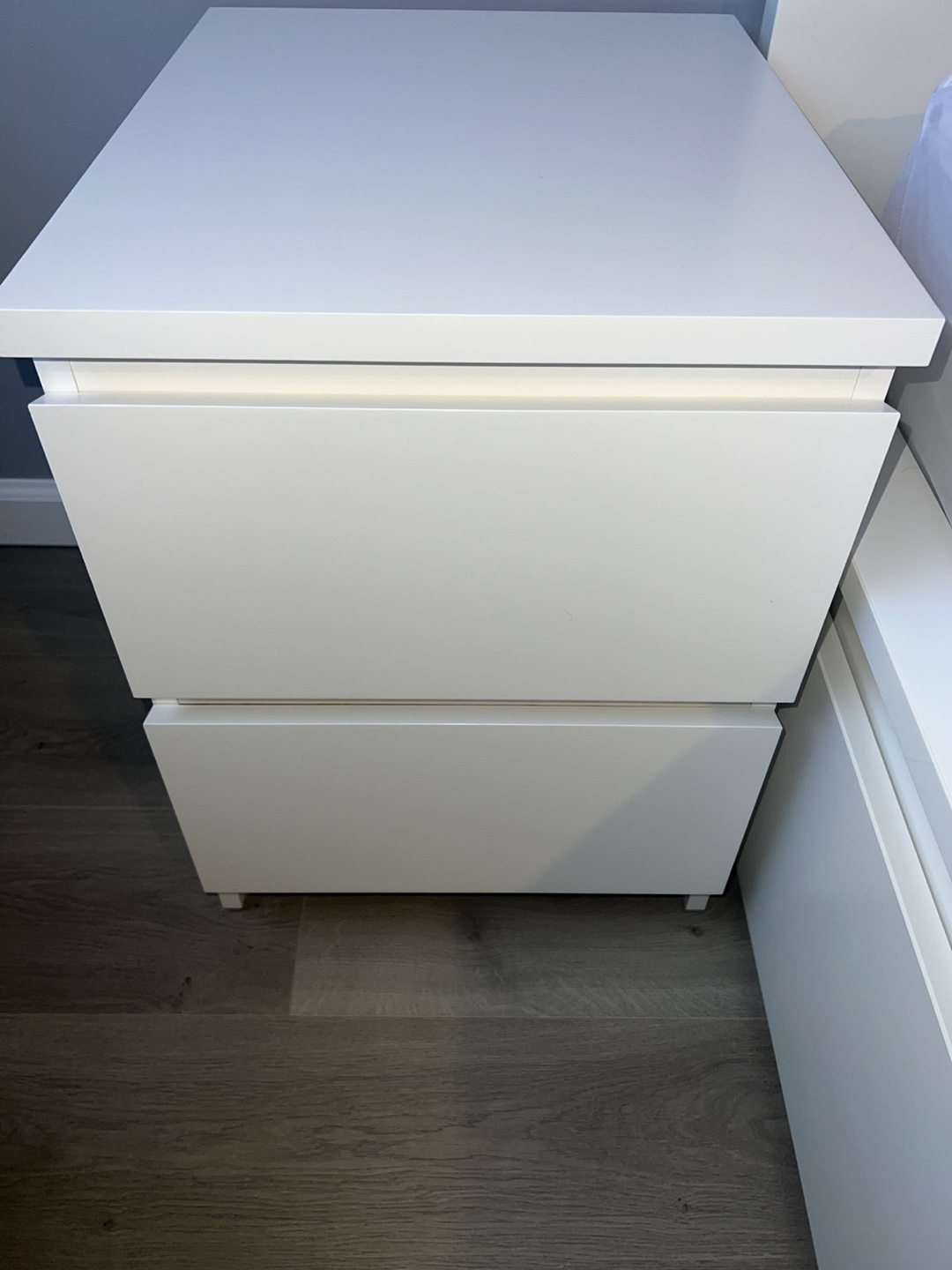 White 2-Drawer Nightstand