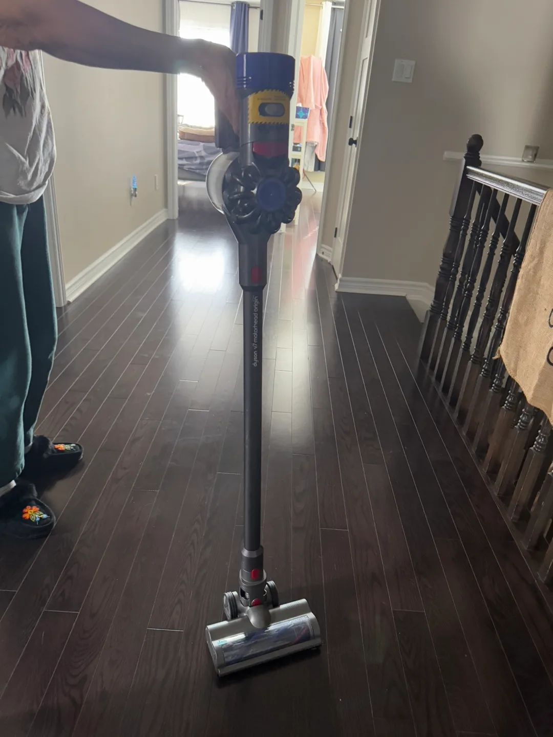 Dyson V7 Cordless Vacuum Cleaner image indicator(2)
