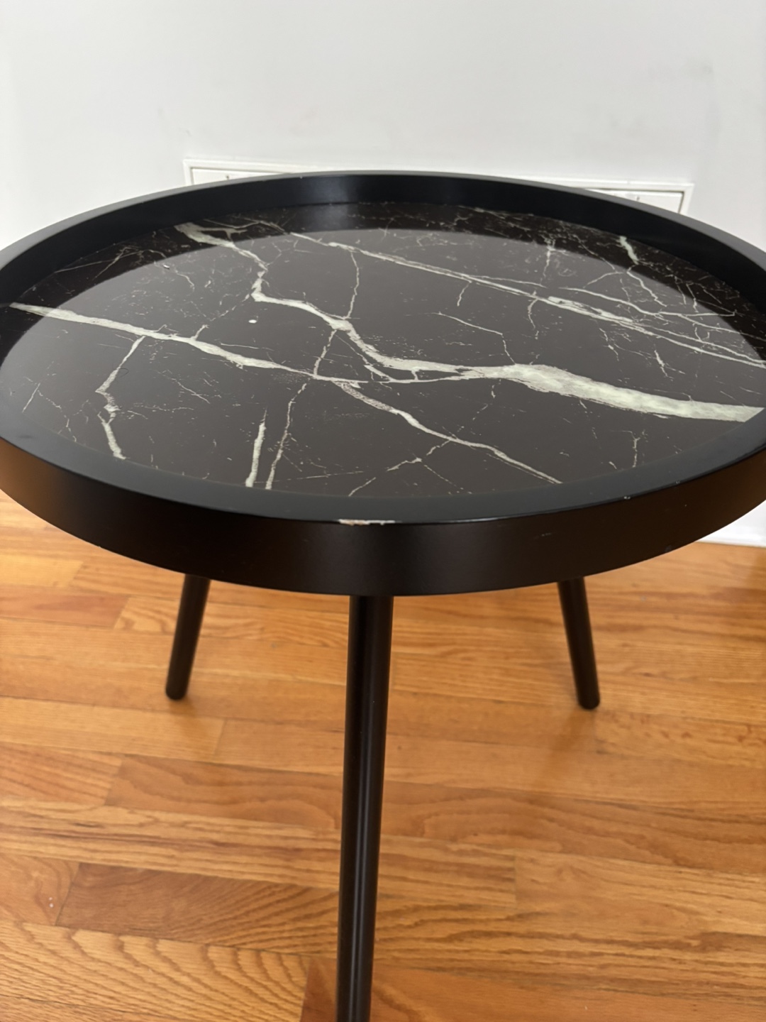Round Black Marble Accent Table - photo 2