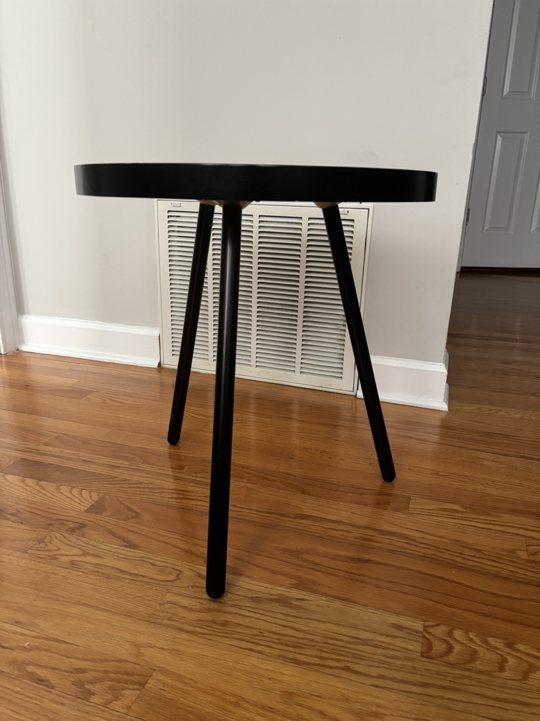 Round Black Marble Accent Table - photo 4