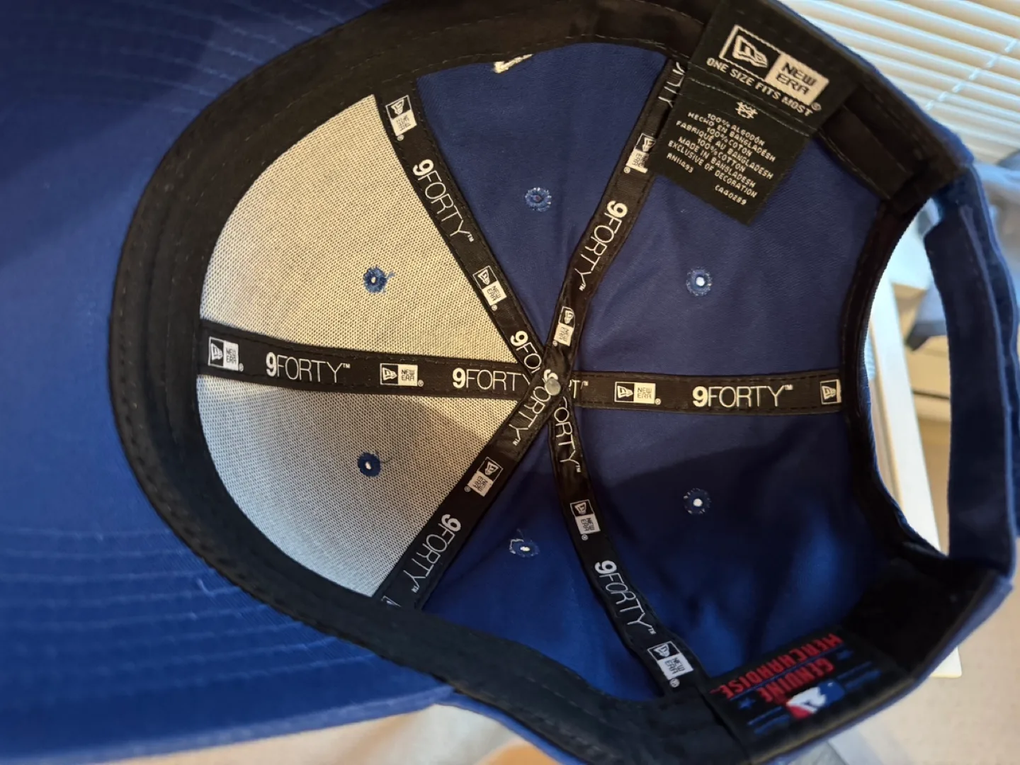 Toronto Blue Jays Hat, Bag, and Lanyard Set image indicator(4)