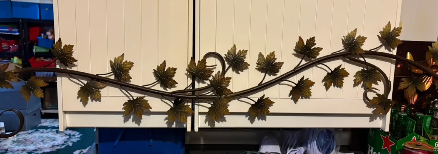 Metal wall decor, maple leaf design thumbnail
