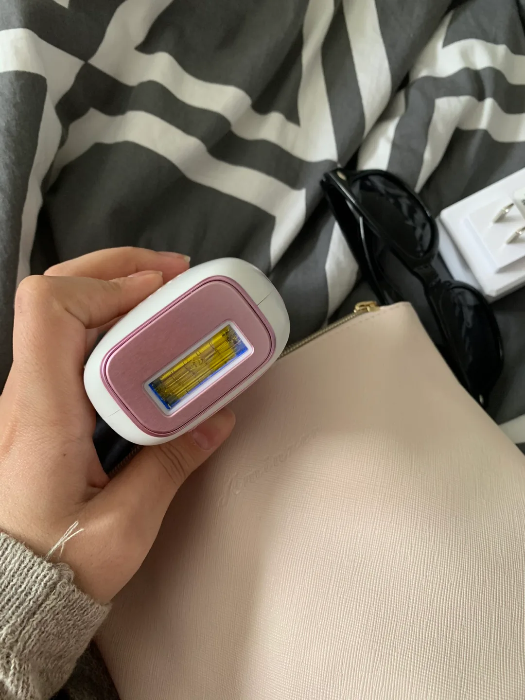 Handheld IPL Hair Removal Device image indicator(2)