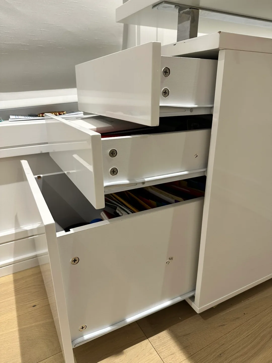 Structube Manchester Desks For Sale image indicator(5)