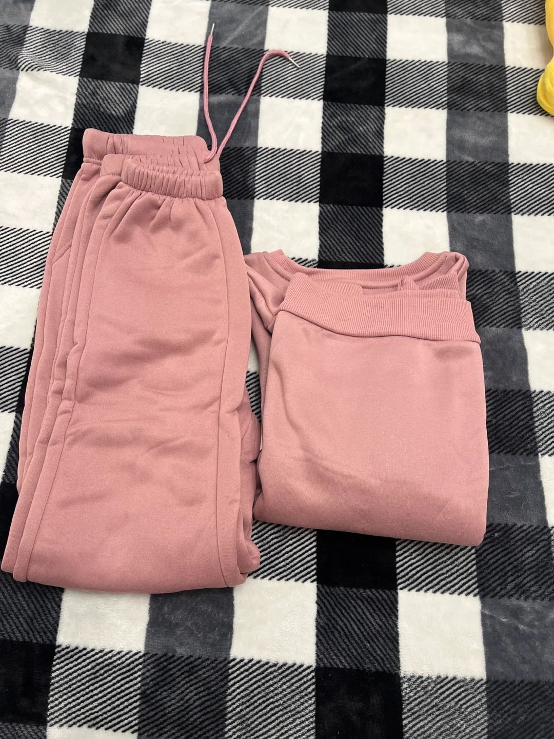 Dusty Rose Chicago Crewneck and Joggers Set image indicator(3)