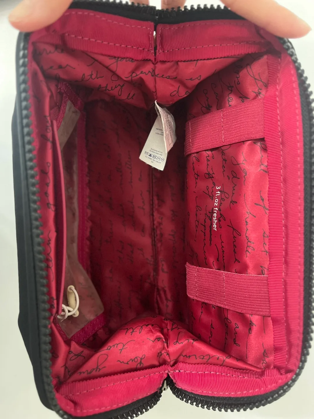 Lululemon Black Travel Case image indicator(5)