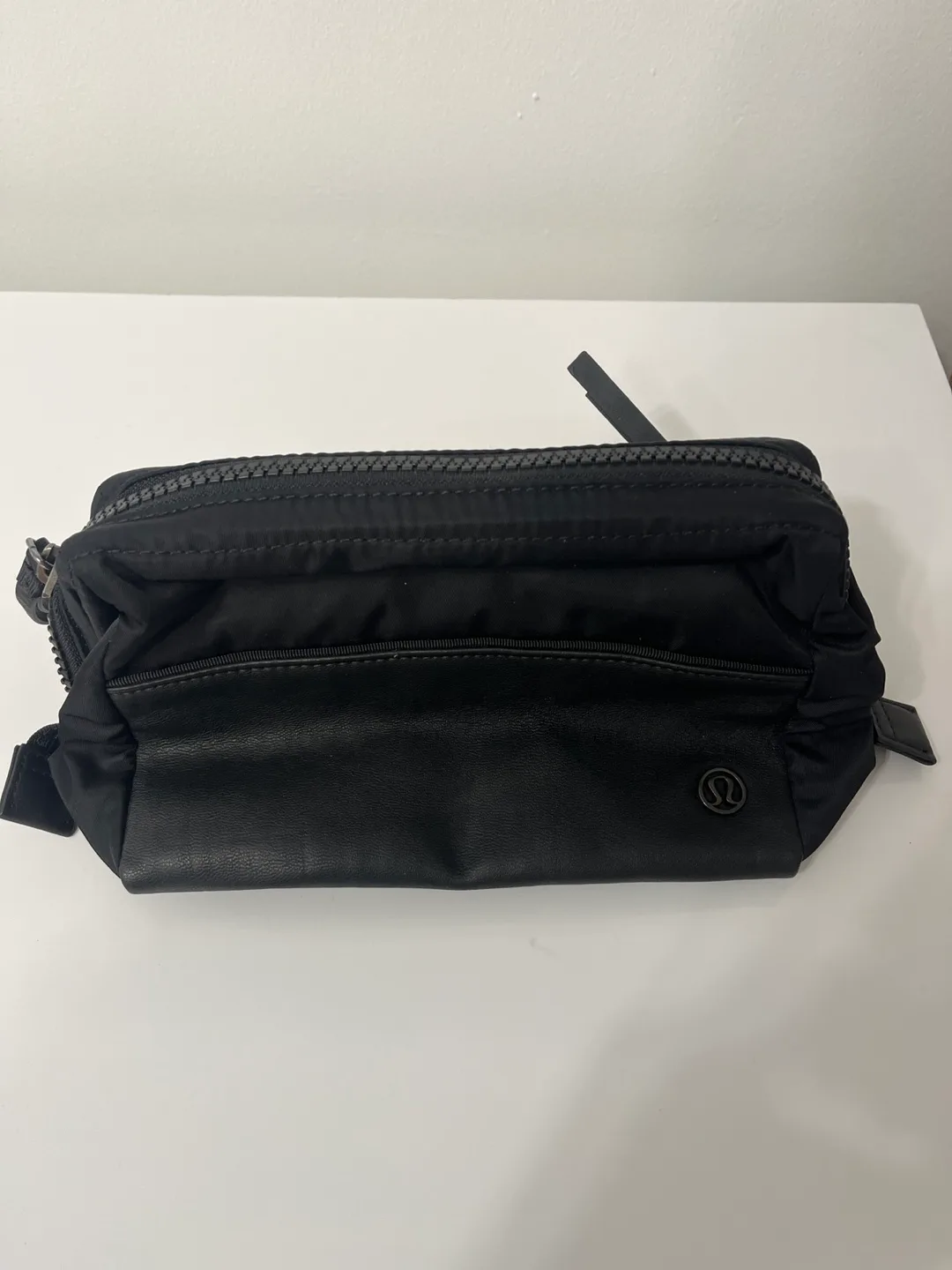 Lululemon Black Travel Case image indicator(2)