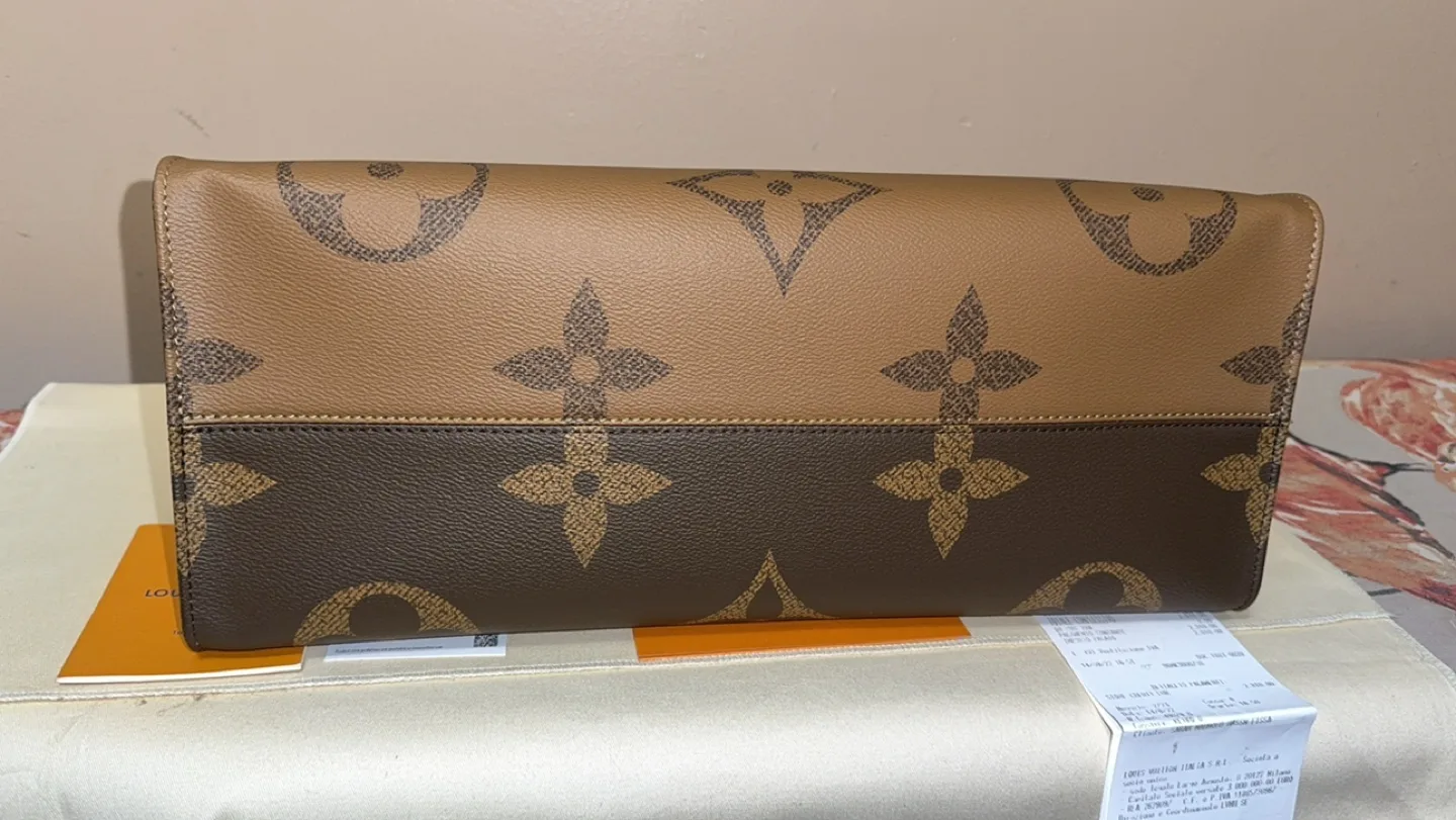Louis Vuitton On The Go GM Tote image indicator(8)