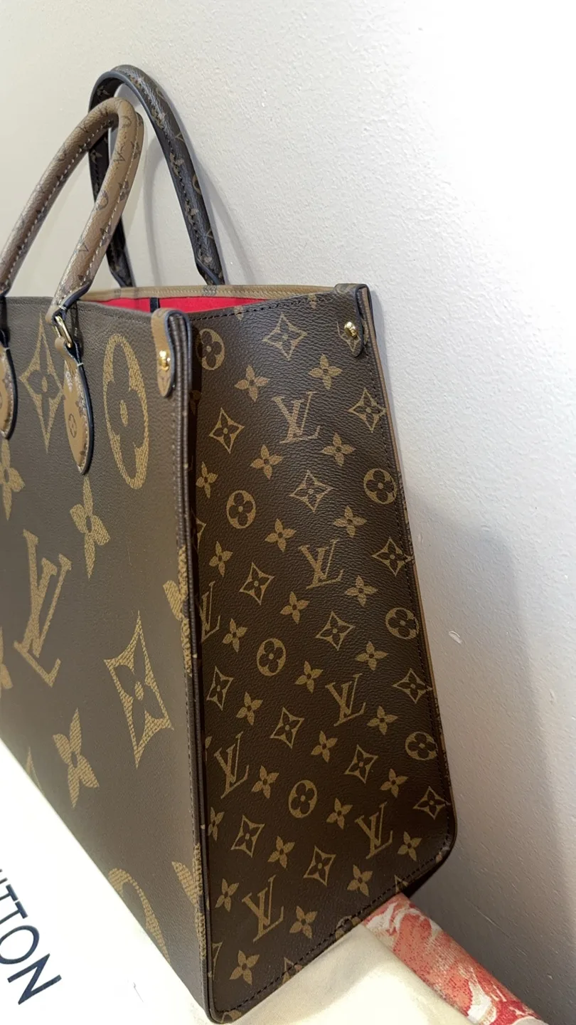 Louis Vuitton On The Go GM Tote image indicator(3)