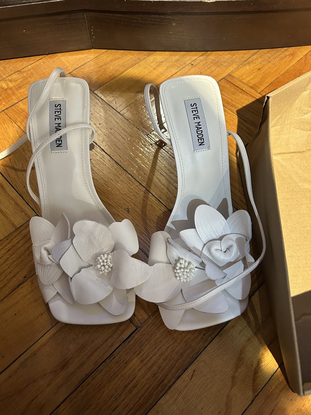 Steve Madden Women's White Floral Heels Size 9