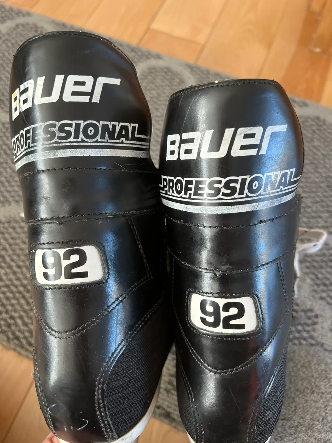 Vintage Men’s Bauer Professional 92 Hockey Skates, size 9.5D image indicator(2)