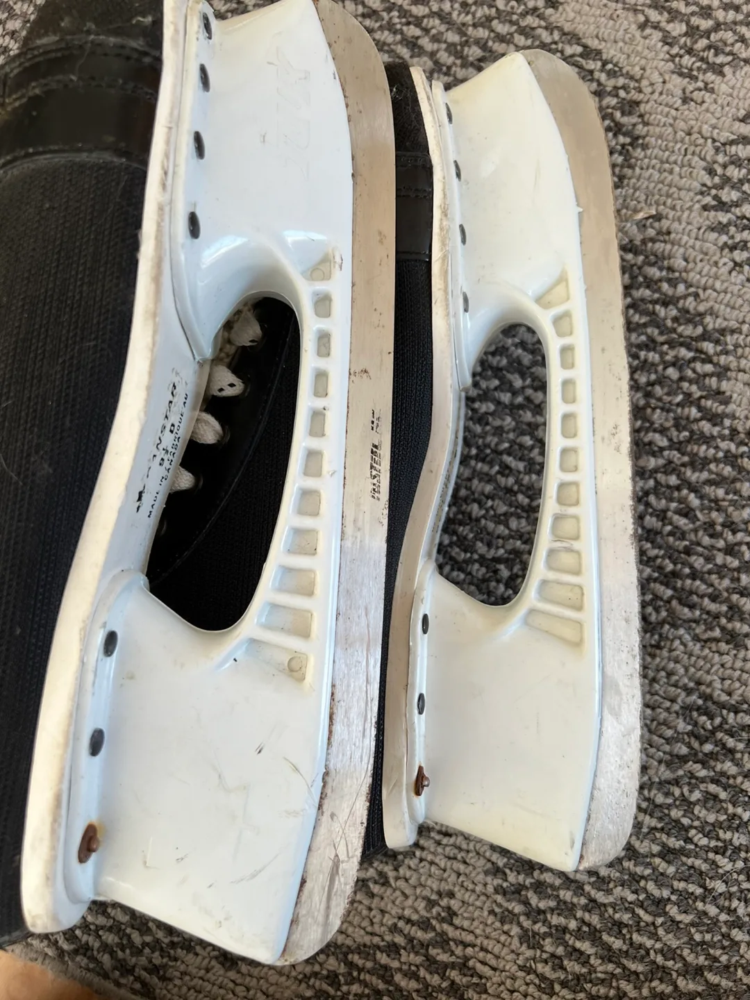 Vintage Men’s Bauer Professional 92 Hockey Skates, size 9.5D image indicator(5)