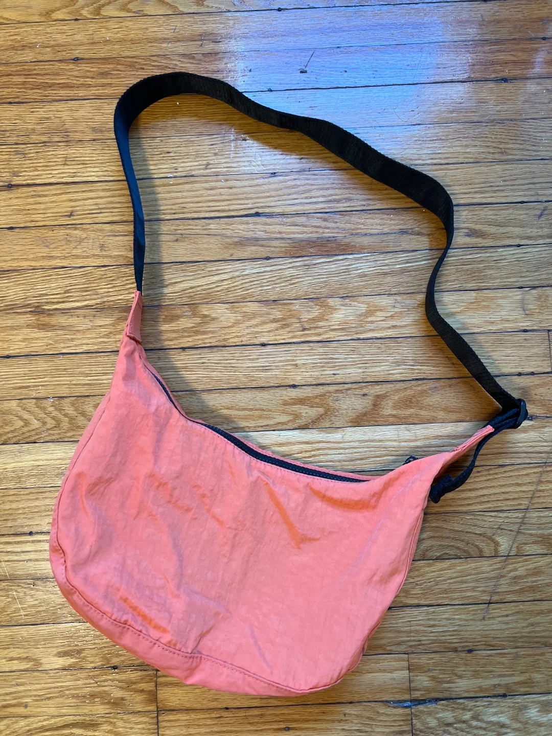 Baggu Medium Crescent Bag • Mint Condition image indicator(2)
