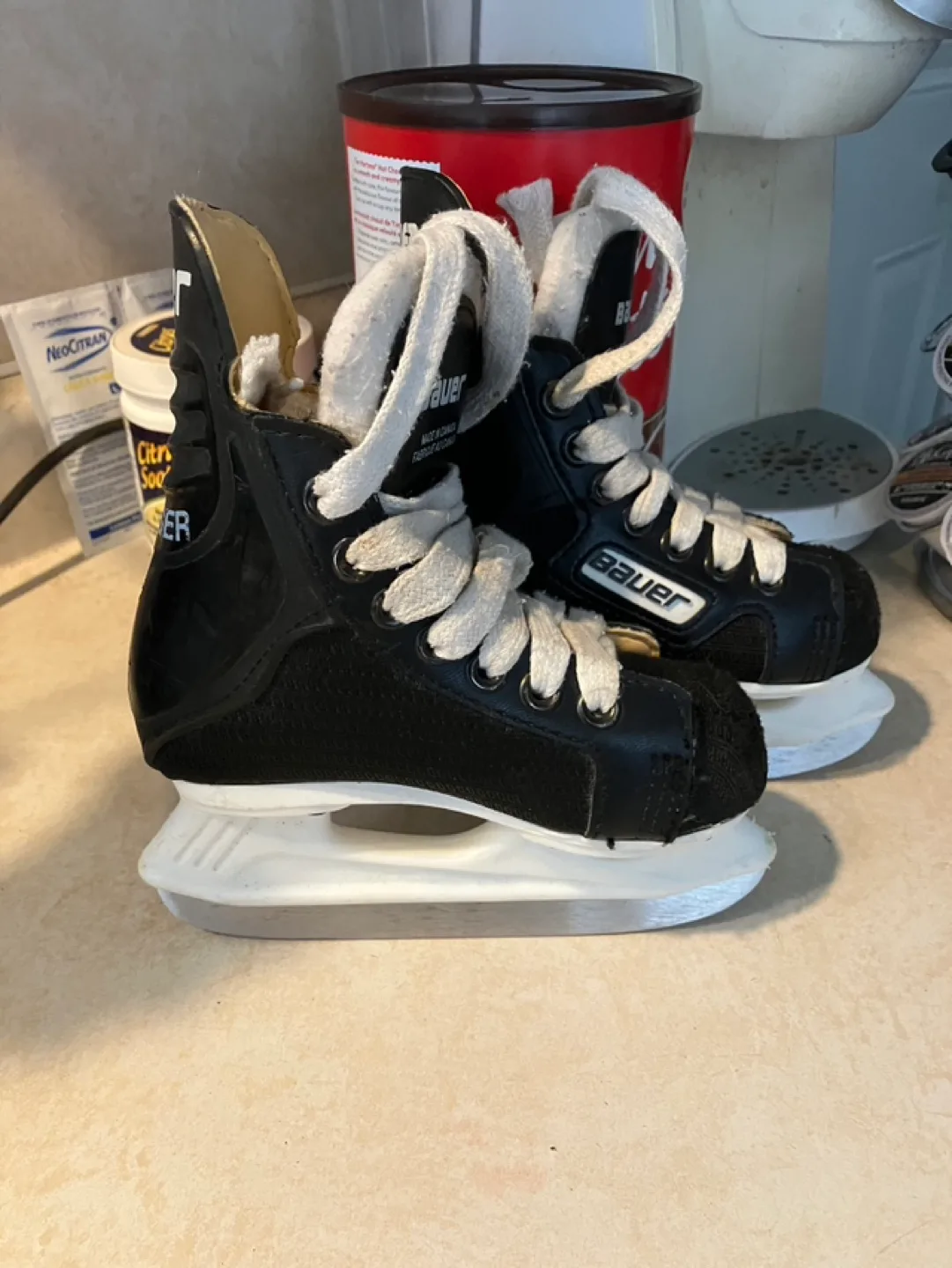 Bauer Charger Ice Skates  Boys 6 -8 yr old - Size 8 image indicator(4)