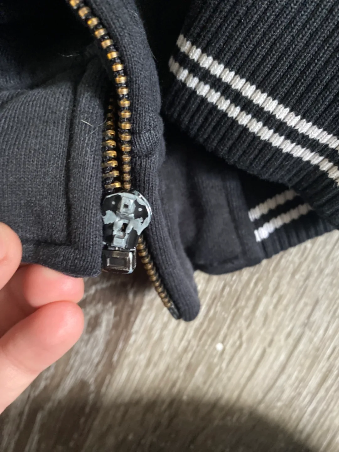 DC Shoes Men's Size Large Black and Grey Zip-Up Hoodie image indicator(4)