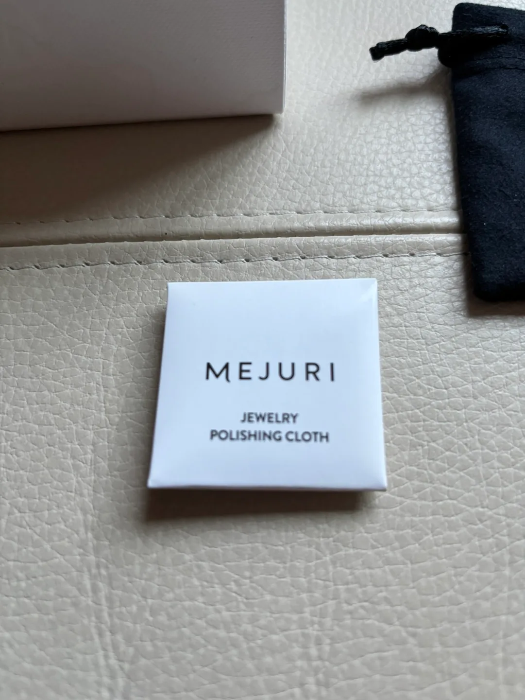 MEJURI Empty Jewelry Box with Polishing Cloth & Pouch image indicator(3)