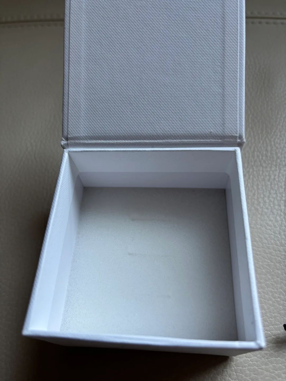 MEJURI Empty Jewelry Box with Polishing Cloth & Pouch image indicator(4)
