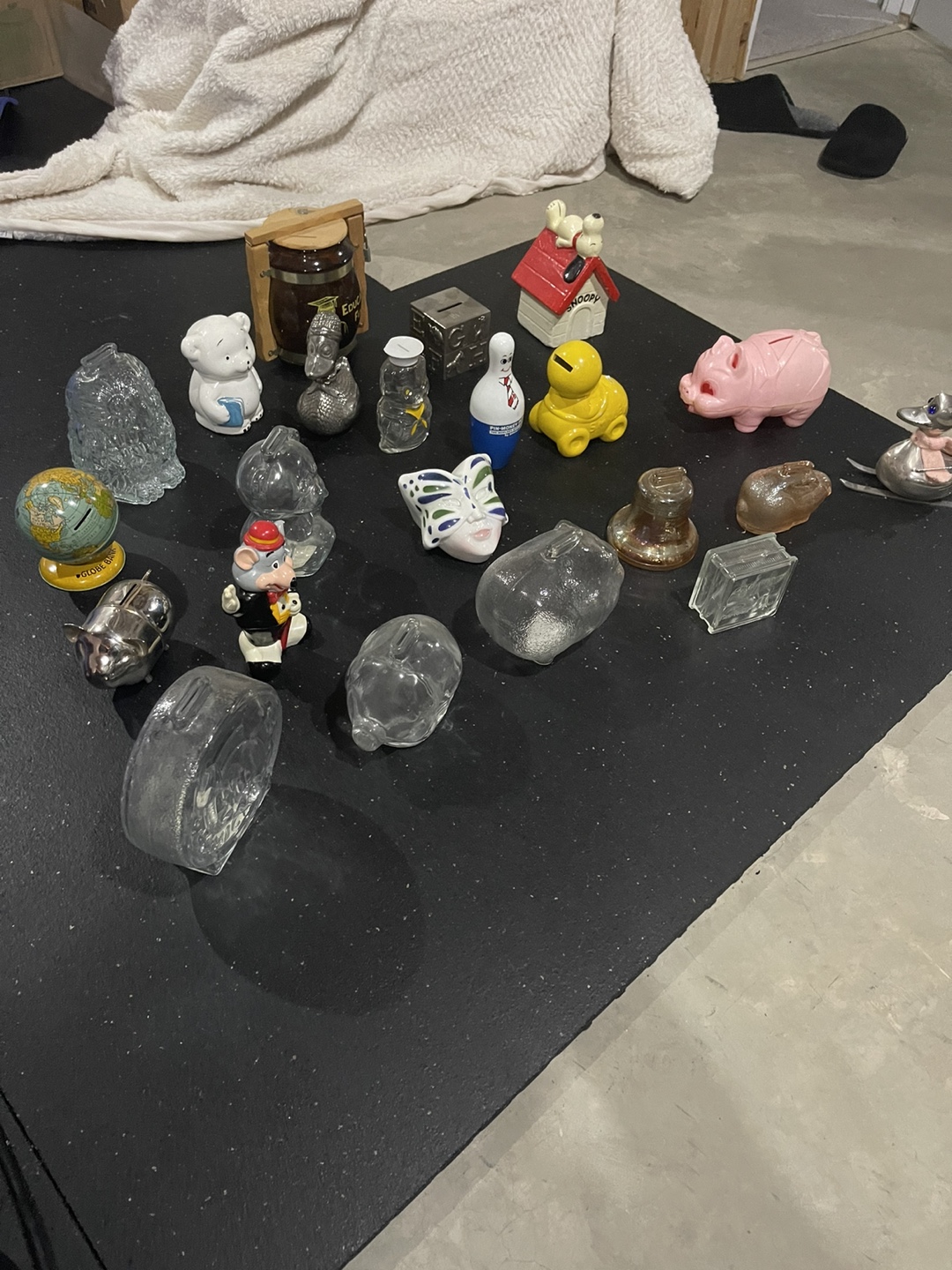 Collection of over (20) Vintage Piggy Banks - photo 2