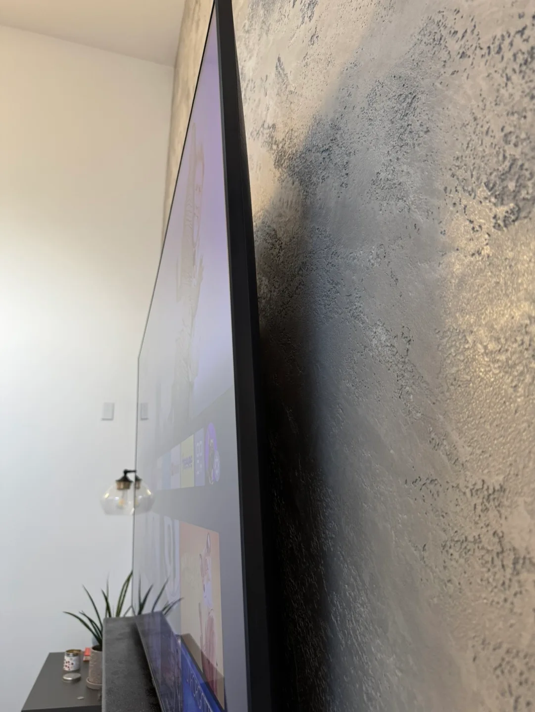 75" Samsung 7 Series Crystal UHD Smart TV image indicator(4)